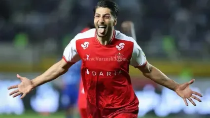 گل سرخ پرسپولیس دروازه استقلال را گشود