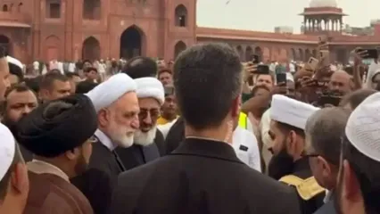 حضور رئیس قوه قضاییه در نماز جمعه دهلی در میان استقبال نمازگزاران