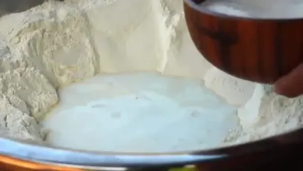 غذای روستایی در آذربایجان؛ تهیه پنیر سنتی و پخت خاچاپوری در کوهستان