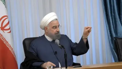 مطالبه علنی برای محاکمه حسن روحانی مقابل منزلش!