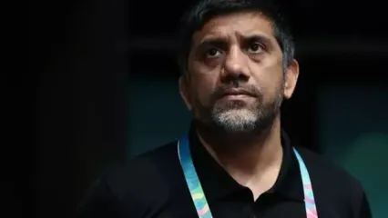 رقص مازنی کشتی‌گیران در جشن تولد علیرضا دبیر