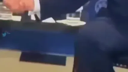 حرکت جنجالی ترامپ پس از دست دادن با زلنسکی