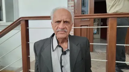 روایت 67 سال روزنامه‌ نگاری و خاطره هوشنگ حسینی در مستند کهنه رفیق