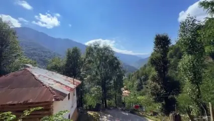 غذای روستایی در ایران؛ پخت سوپ پای مرغ و نان سنتی در روستایی زیبا