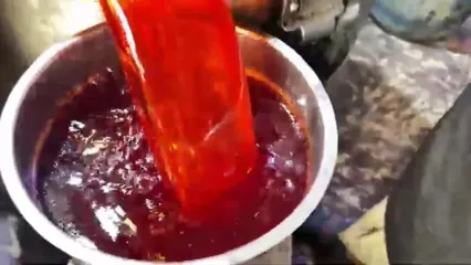 غذای خیابانی در پاکستان؛ مراحل دیدنی طبخ 200 کیلوگرم کله پاچه در پیشاور