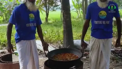 غذای روستایی در بنگلادش؛ پخت یک غذای سنتی با مارماهی در طبیعت