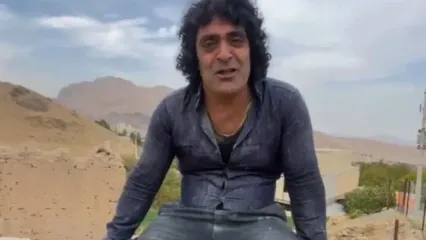 رونمایی از آواز خواندن بدل اَندی در کاشان
