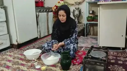 غذای روستایی در ایران؛ مراحل دیدنی پخت دلمه پیاز