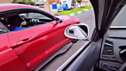 تصادف وحشتناک MVM در کورس خیابانی با فورد موستانگ!
