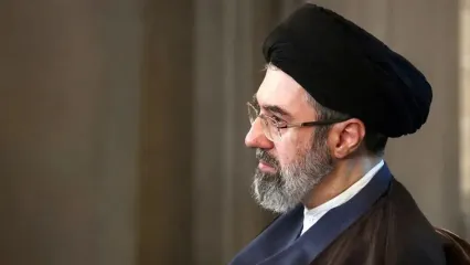 شباهت جالب یک روحانی به رهبر معظم انقلاب در تجمعات شبانه مشهد