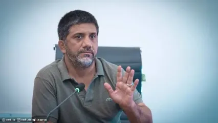 ناگهان علیرضا دبیر کمی دوست‌داشتنی شد