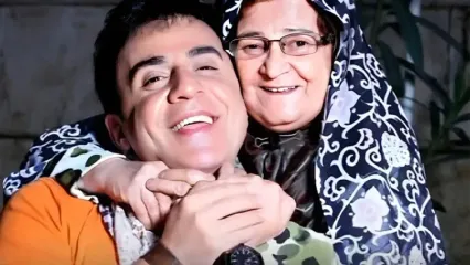 بغض داریوش فرضیایی پس از دریافت جایزه بهترین فیلم از نگاه مردمی: جای مادرم خالی است