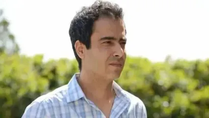 ویدیوی دیده نشده از خوانندگی نیما فلاح ستاره جوکر در حضور همسرش سحر ولدبیگی و پدر و مادرش
