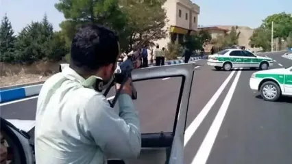 فیلم صحنه تعقیب و گریز پلسی سارق پراید سوار در اتوبان امام علی تهران
