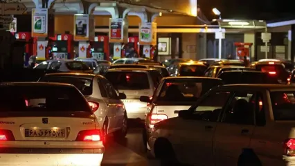 رمز یک بار مصرف برای کارت سوخت / مسئولان از کاهش مصرف و مقابله با قاچاق می گویند، رانندگان از صف های طولانی