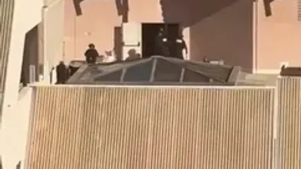 فرار وحشتناک از بام مرکز تجاری مارسی