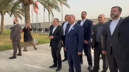 ادای احترام عراقچی به مقام شهید قاسم سلیمانی