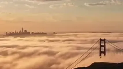 هبوط ابرها بر فراز دروازه طلایی