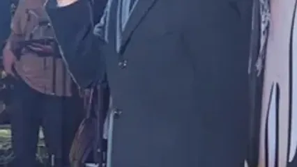 محمد معتمدی در تجمع شبانه میدان انقلاب خواند
