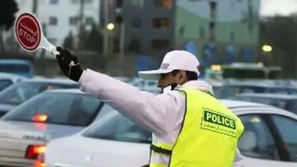 اقدام شجاعانه مأموران پلیس راهور ورامین/پایان فرار سارق خودروی پژو 206 با دستگیری متهم