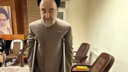 خاتمی امروز با عصا ظاهر شد، اما ناگهان شفا پیدا کرد!