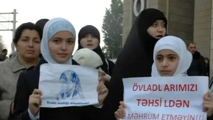 خیابان‌های باکو در اعتراض به ممنوعیت حجاب شلوغ شد