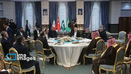 خوش‌وبش محسن رضایی با مقامات ارشد منطقه در آغاز نشست مهم تهران